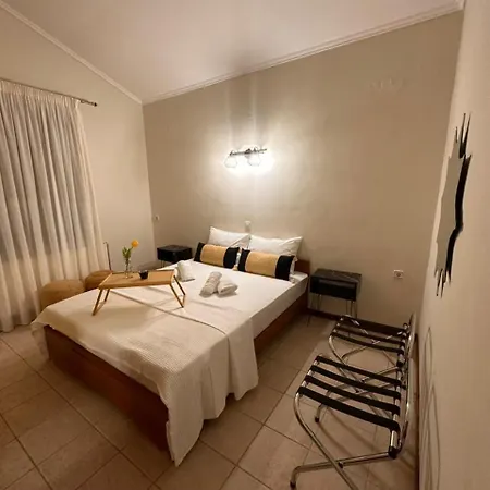 Naos Family House , Paralia Ofriniou